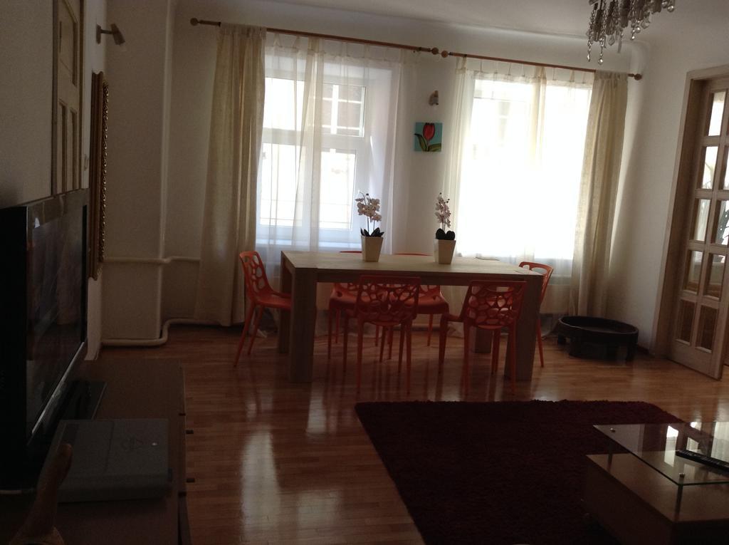Cheap And Chic Apartamento Riga Quarto foto
